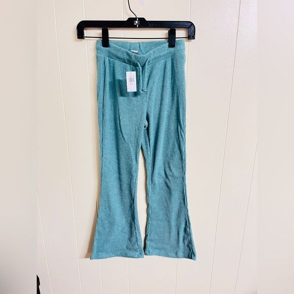 NWT Girls Plush Ribbed Flare Pants Sz L (8) - Picture 1 of 6